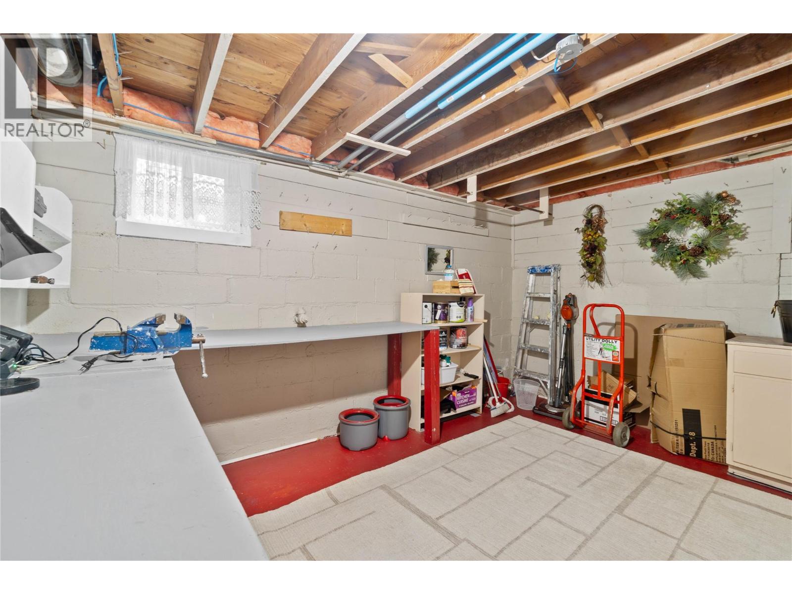 1430 Lakeshore Road NE - 40