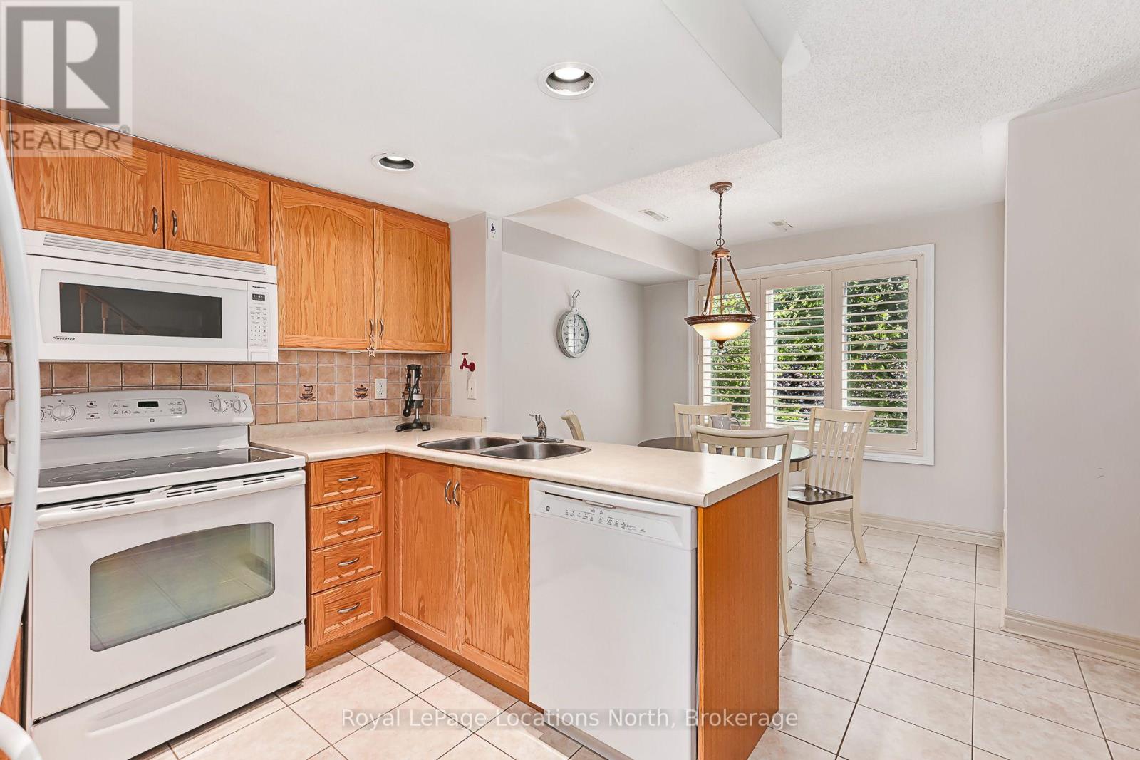 #27 13 RAGLAN STREET - 4