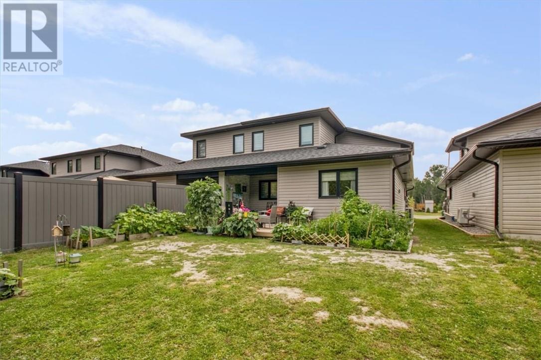112 Hollybrook Crescent, Azilda — photo 3