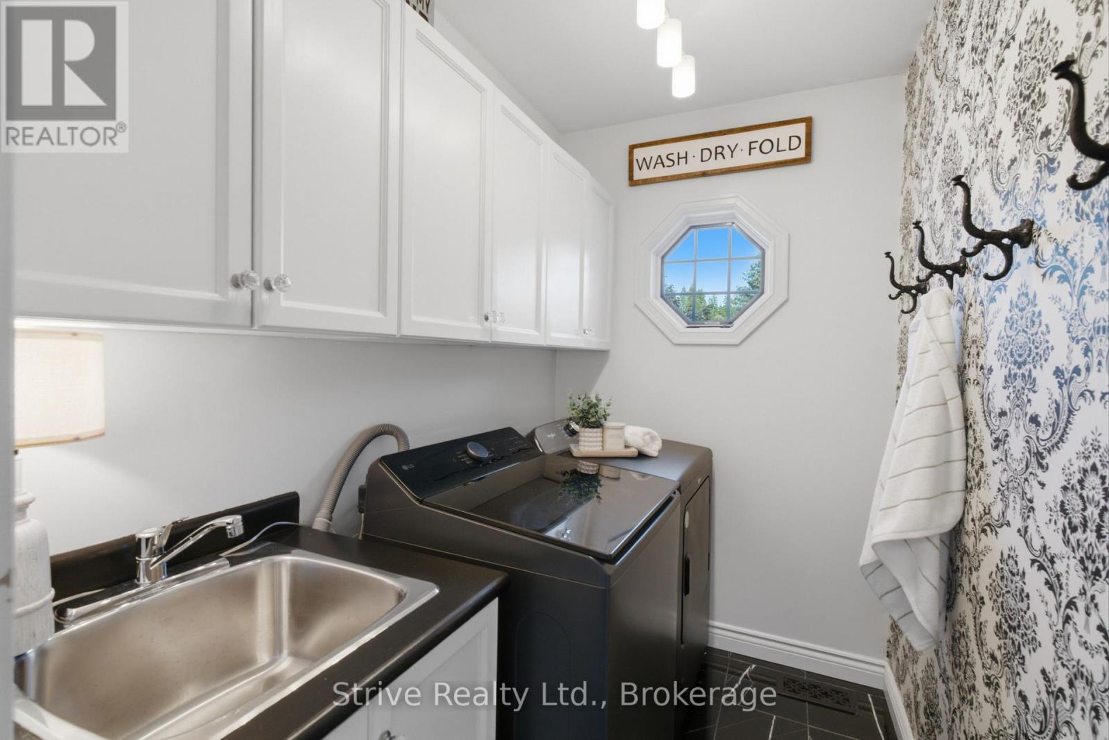 8 ROWLAND COURT - Image 24