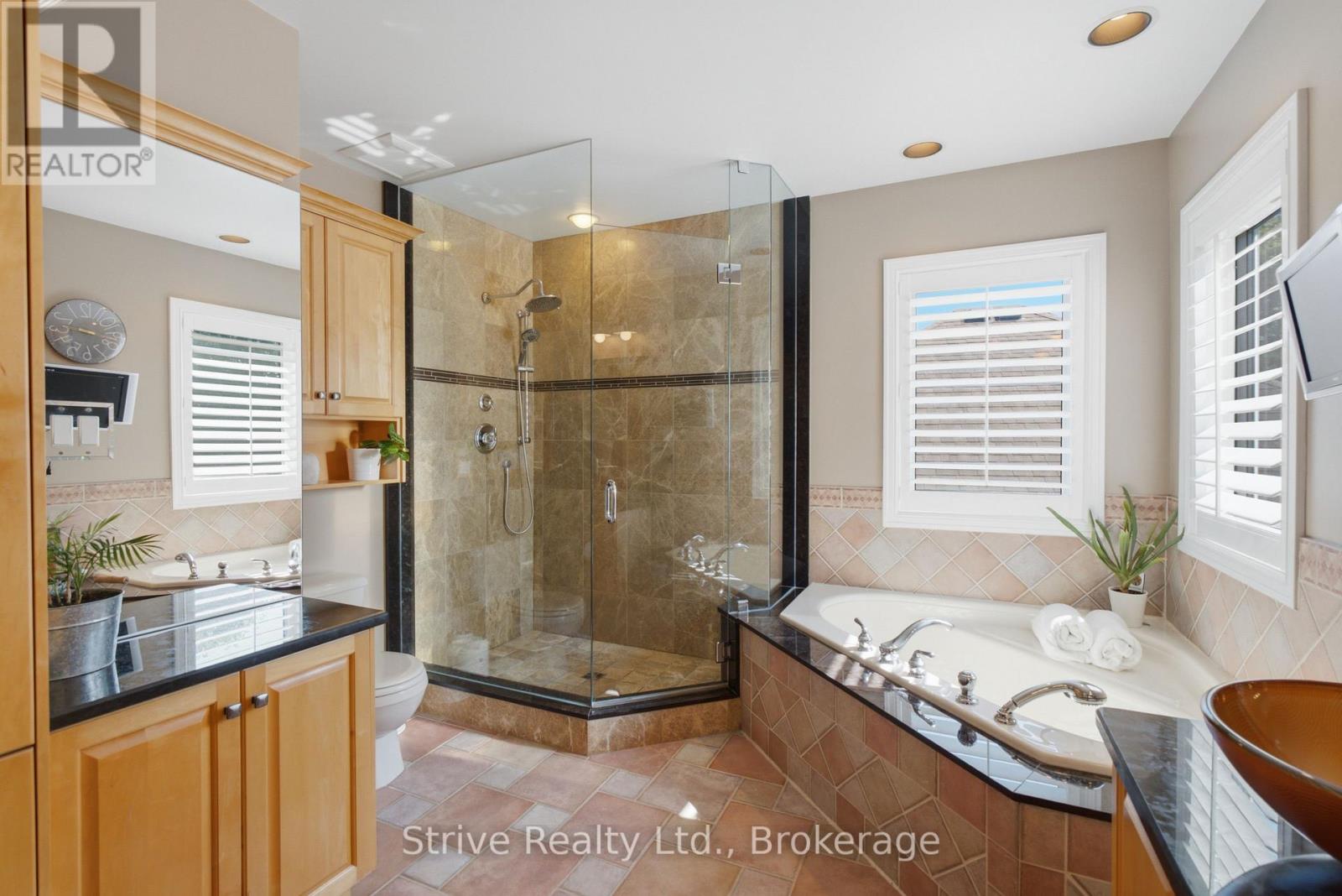 8 ROWLAND COURT - Image 35