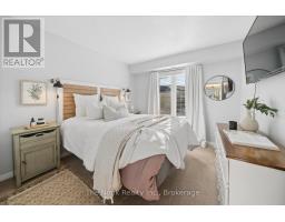 301 - 106 Aspen Springs Drive, Clarington, ON L1C5N6 Photo 9