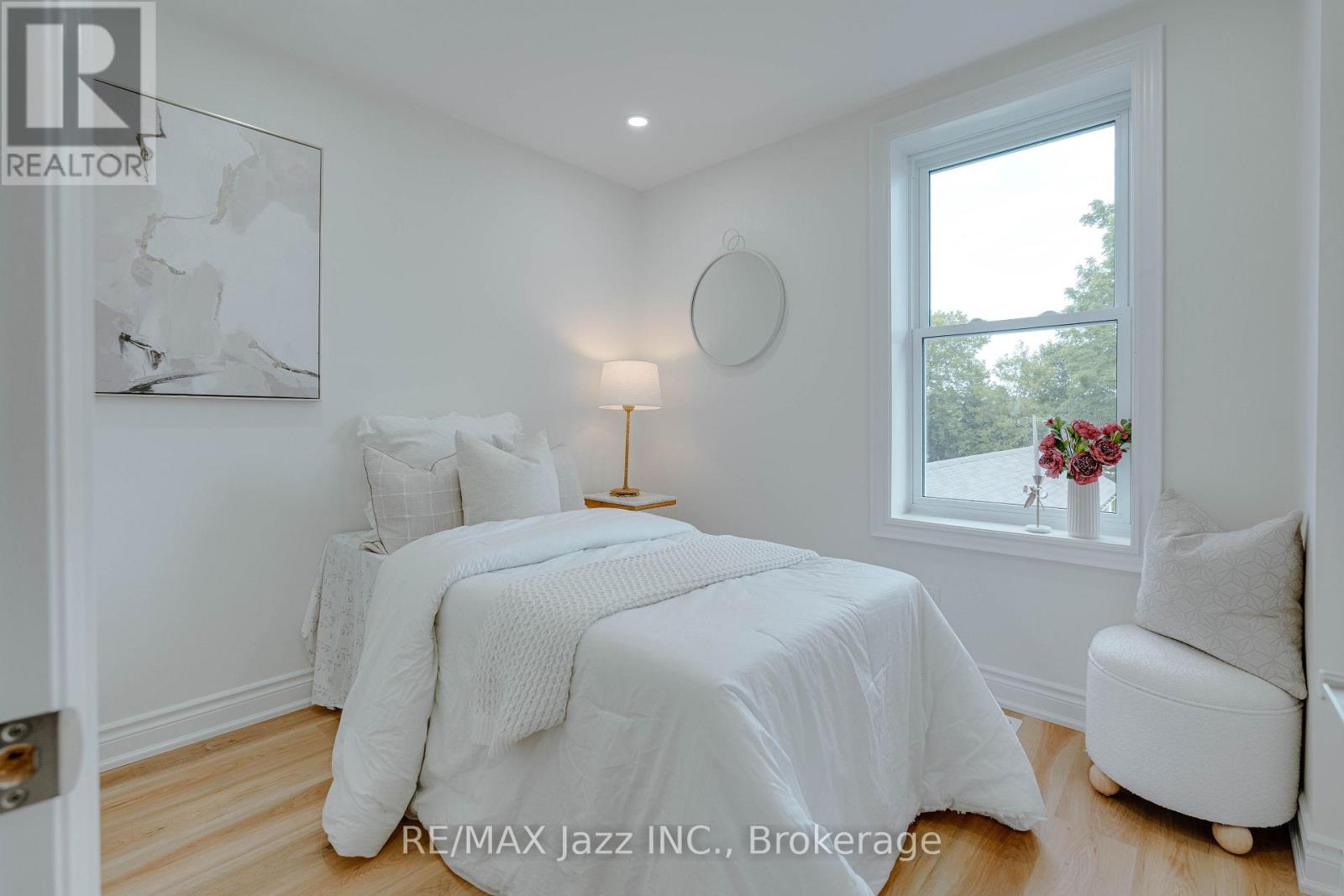 151 BURK STREET - 25
