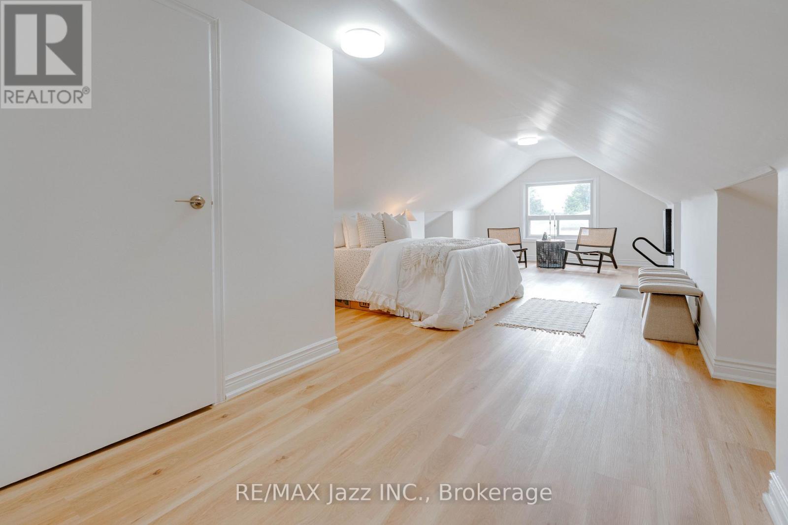 151 BURK STREET - 28