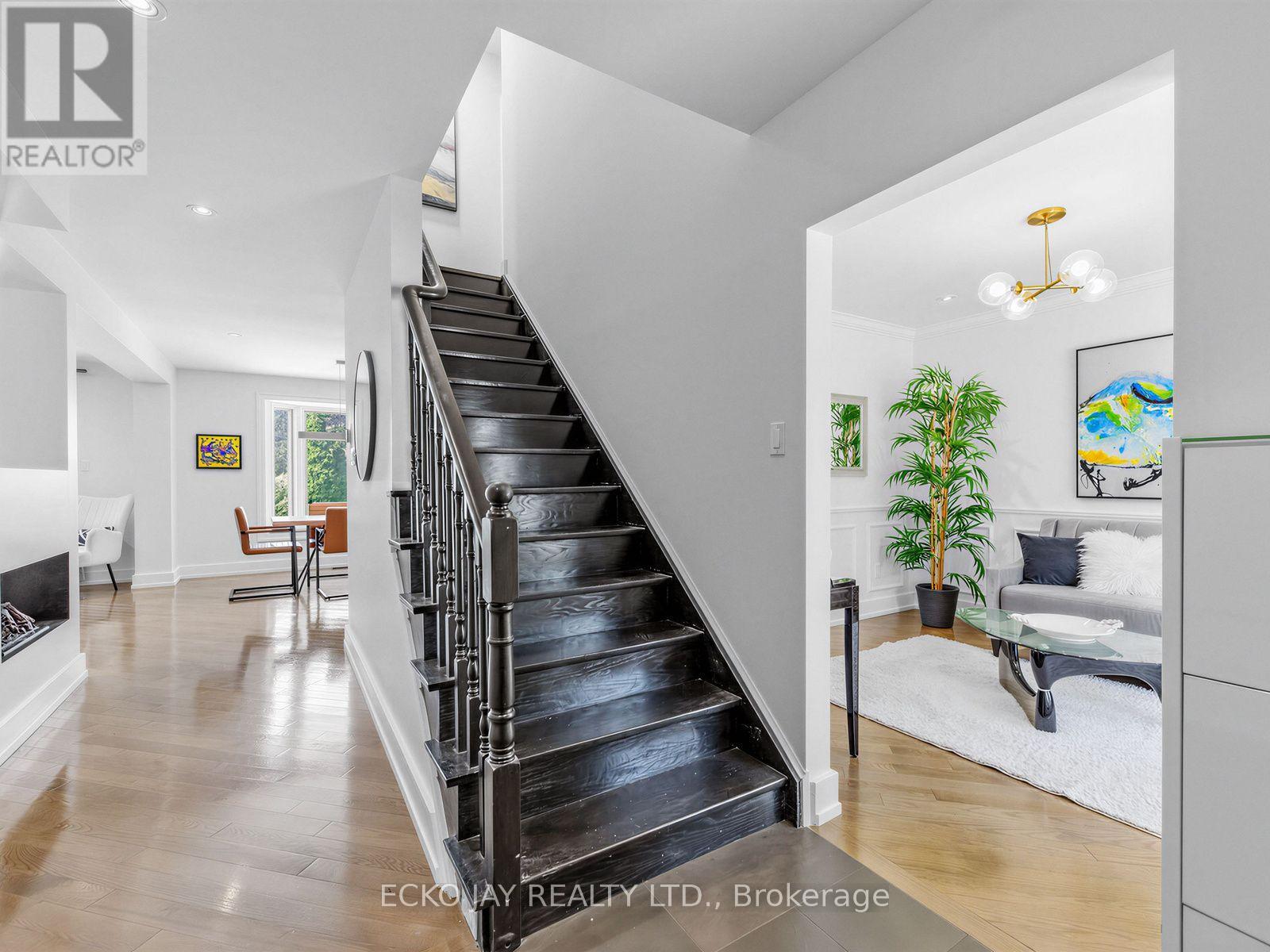 22 MEADOWGLADE CRESCENT - 7