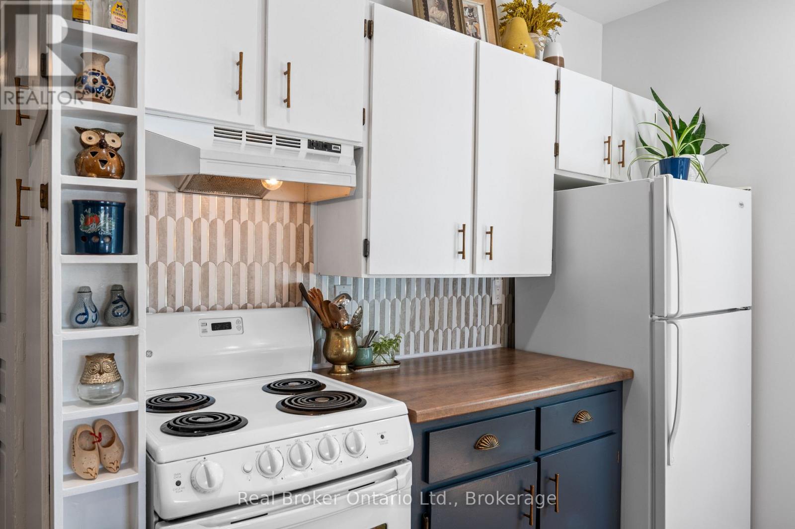677 GARAFRAXA STREET N - Image 6