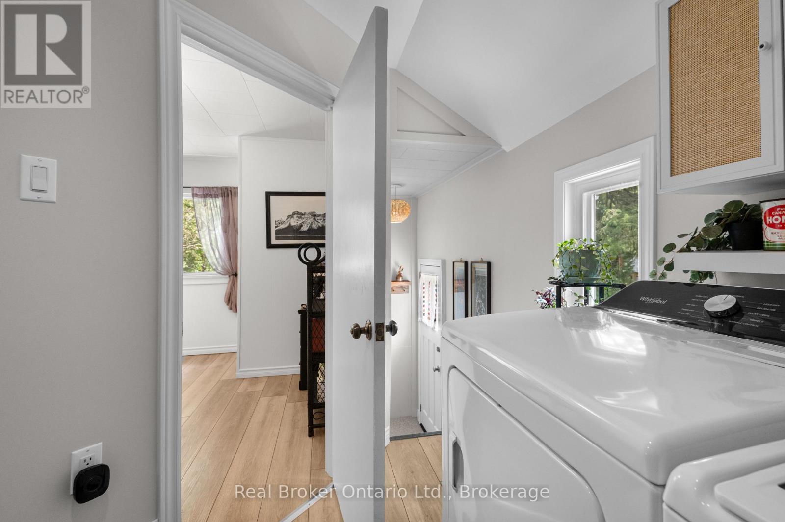 677 GARAFRAXA STREET N - Image 9