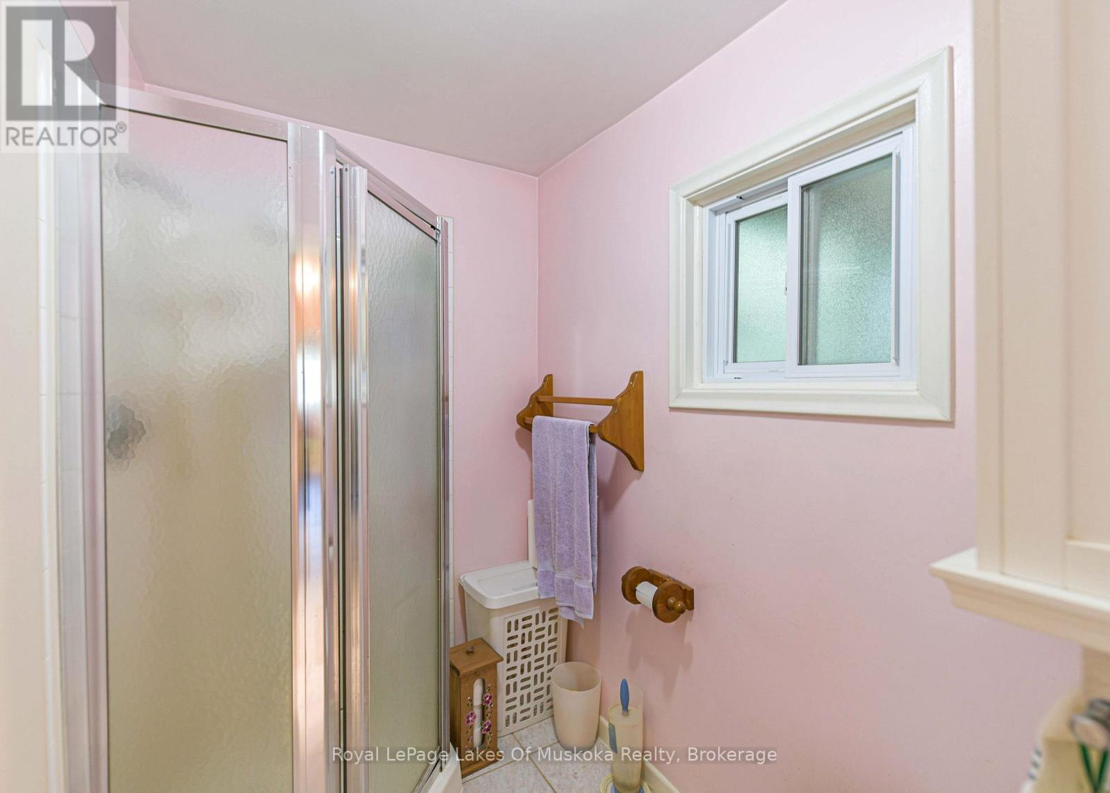 180 LOFTY PINES CRESCENT - 29