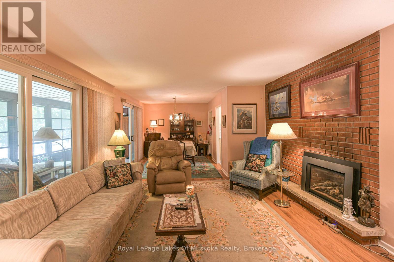 180 LOFTY PINES CRESCENT - Image 32