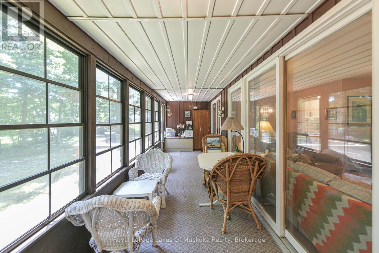 180 LOFTY PINES CRESCENT - 39