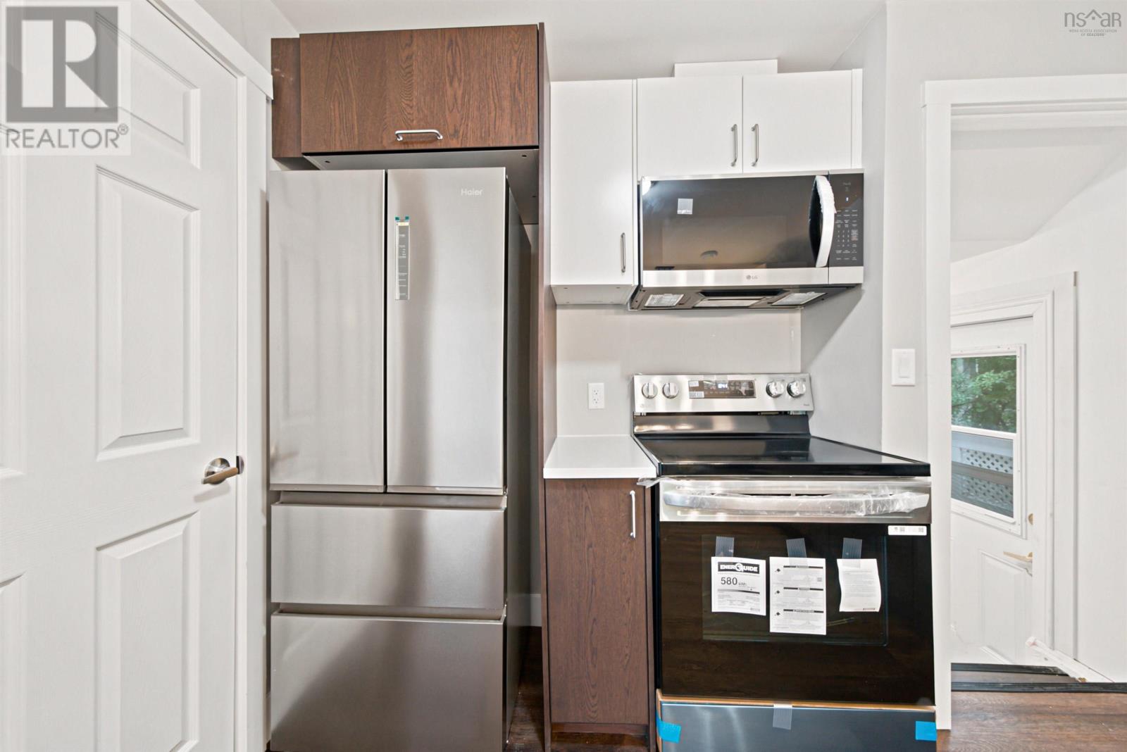 12 Nelson Avenue - 23
