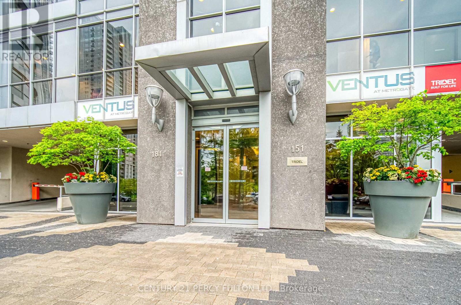 #116 181 VILLAGE GREEN SQUARE - 3