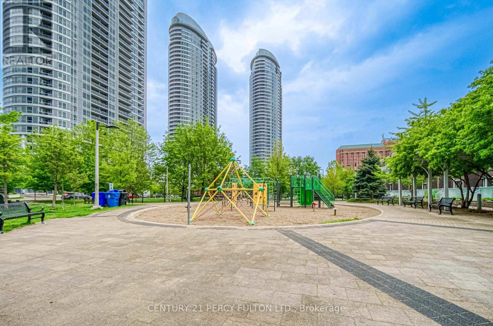 #116 181 VILLAGE GREEN SQUARE - 30