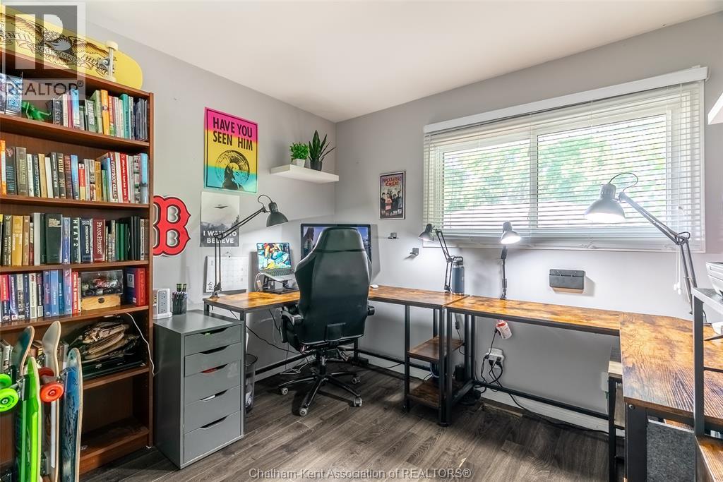 71 McFarlane AVENUE - 10