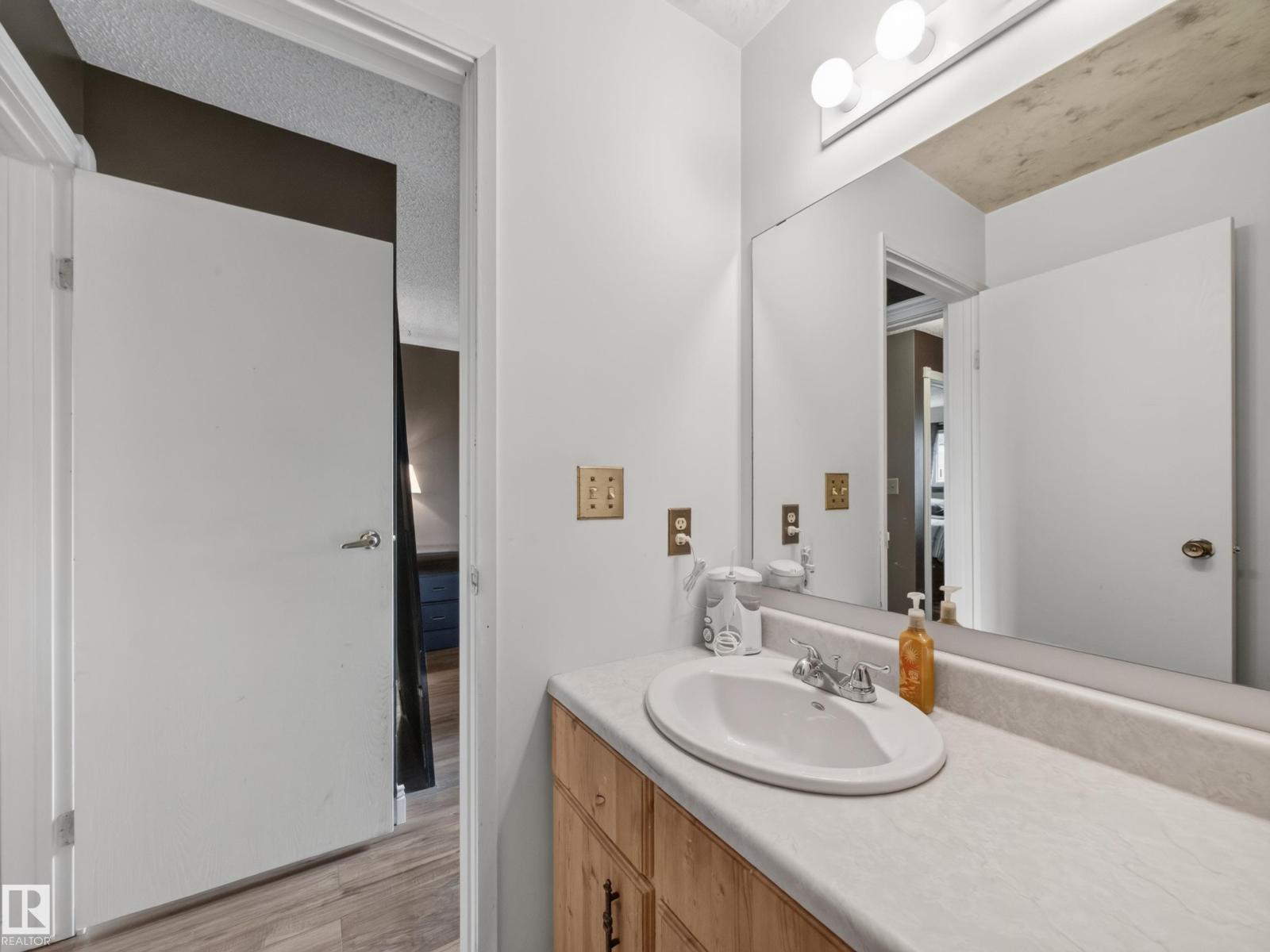 3503 42A AV NW - Image 29