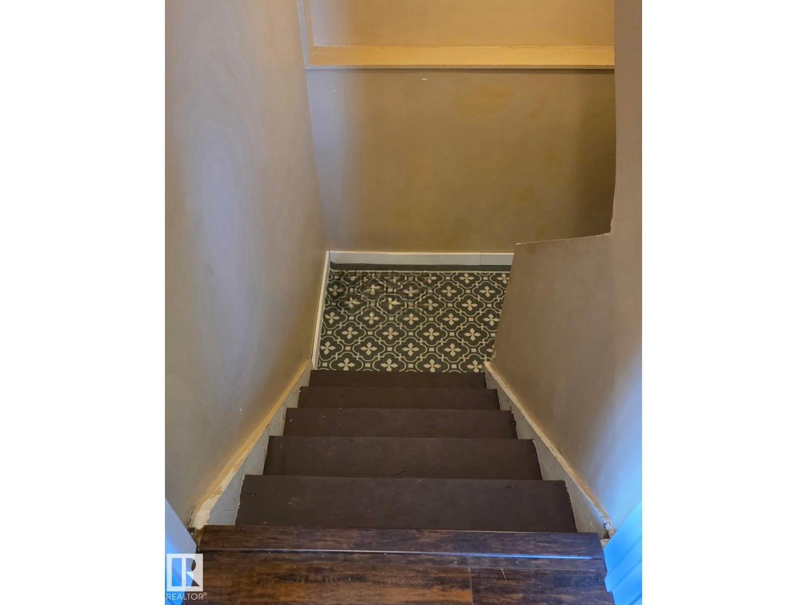 3503 42A AV NW - 42