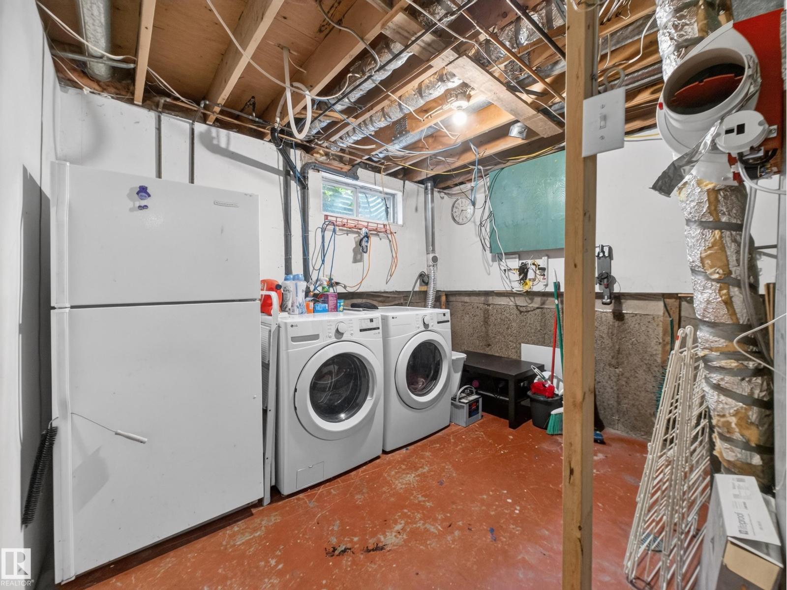 3503 42A AV NW - Image 47