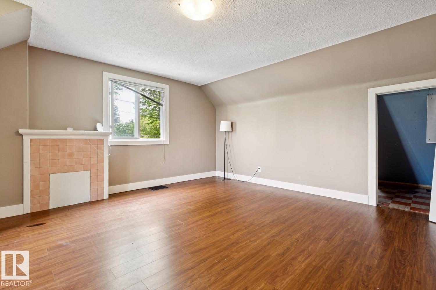 11603 SASKATCHEWAN DR NW - Image 38