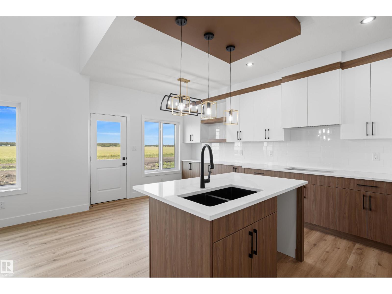 782 Bank DR - 11