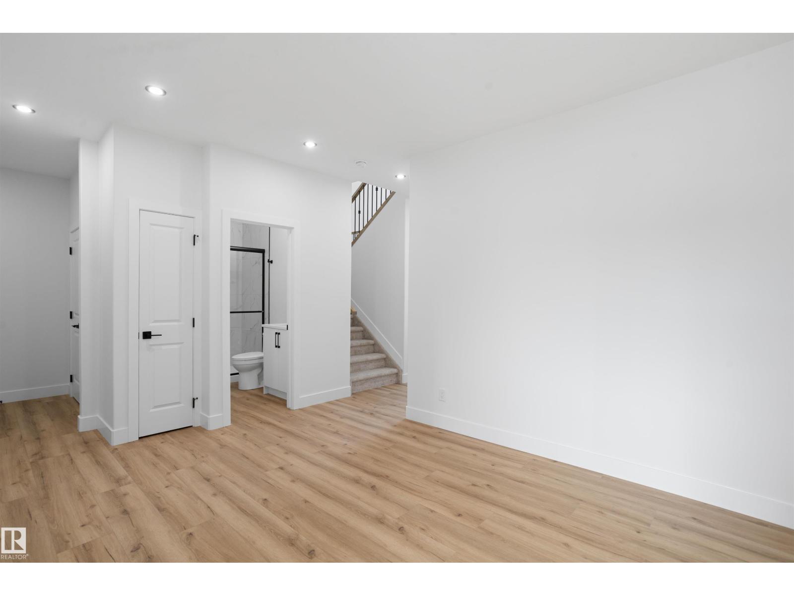 782 Bank DR - 4