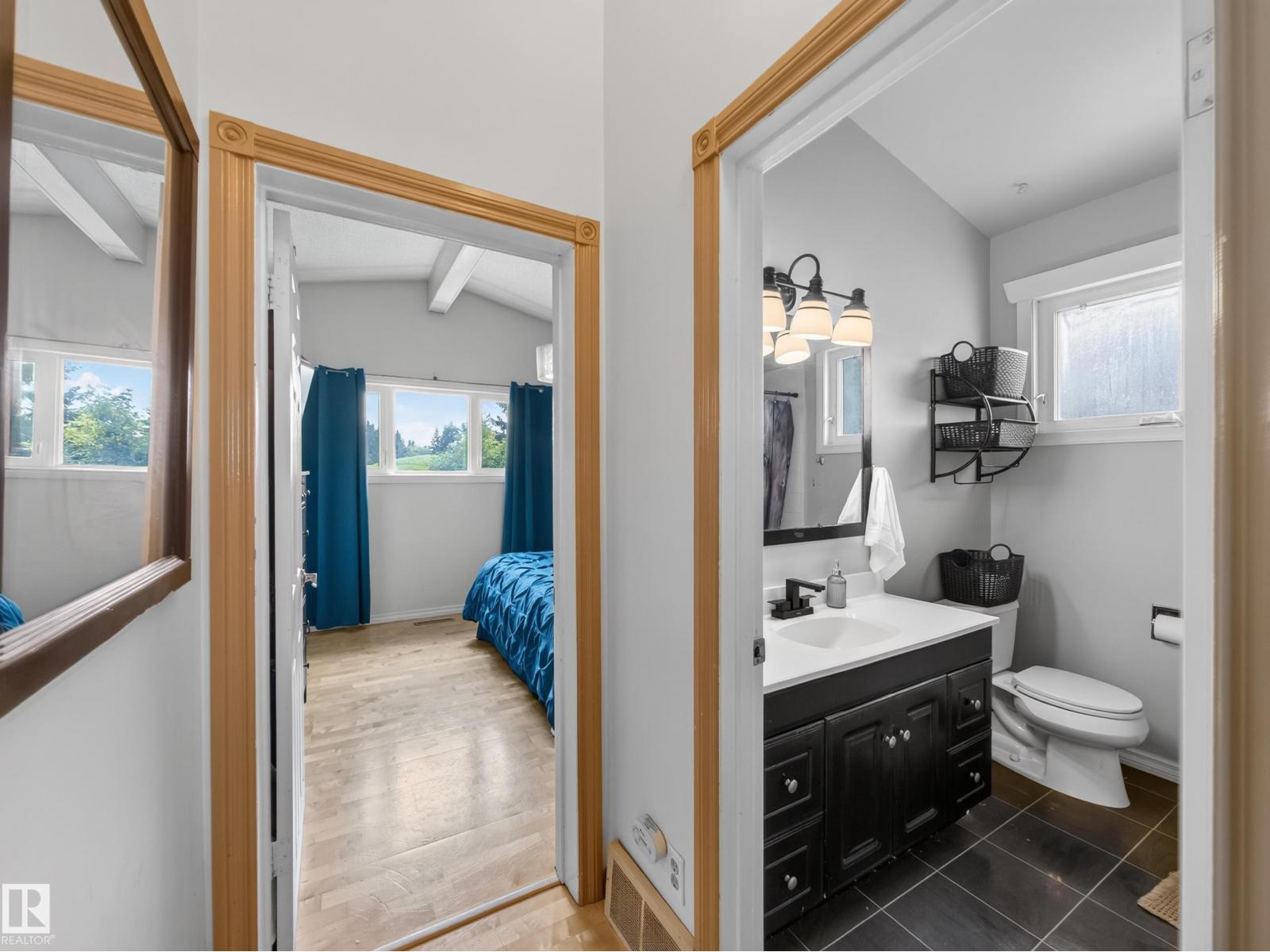 154 PINE ST - Image 25