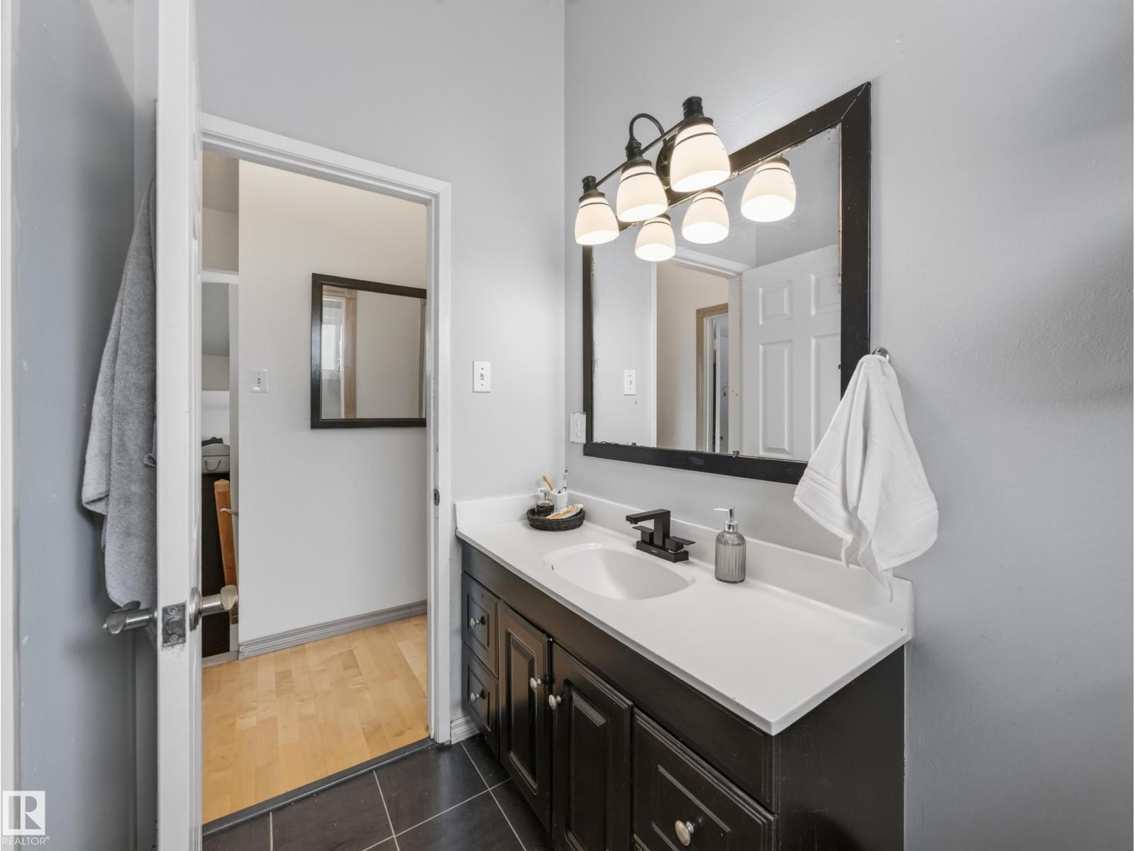 154 PINE ST - Image 26