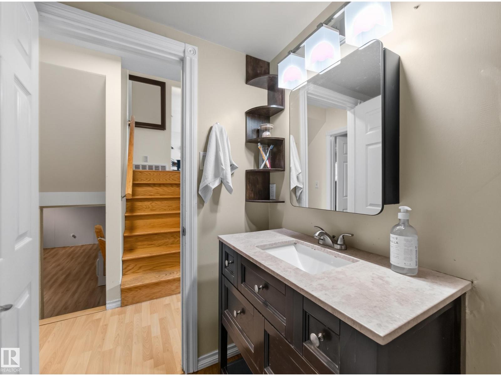 154 PINE ST - Image 36