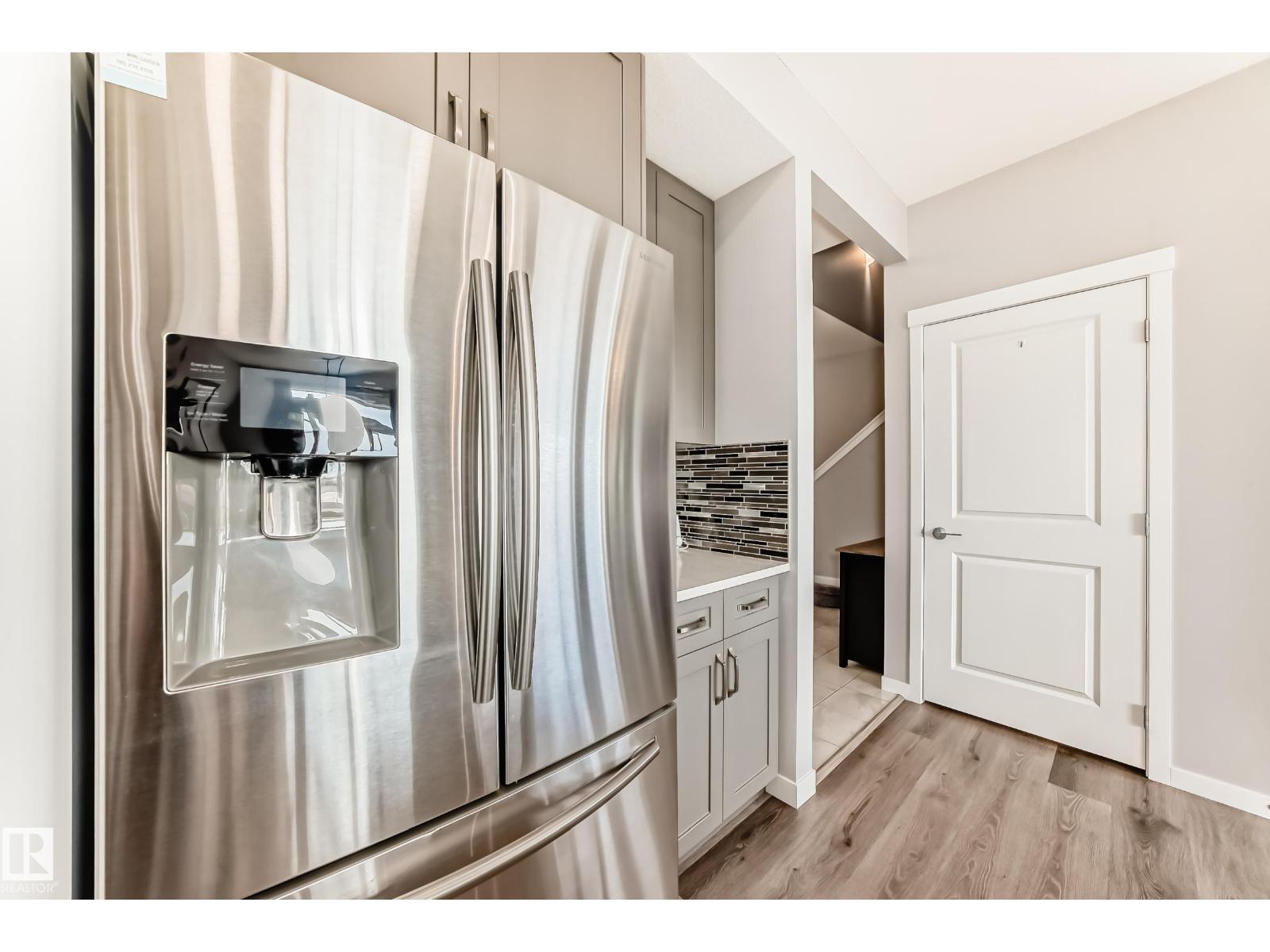 17207 64 ST NW - 10