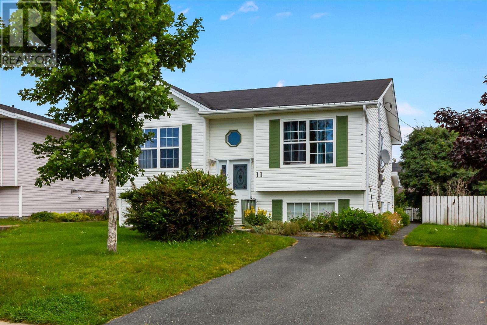 11 Emerald Drive