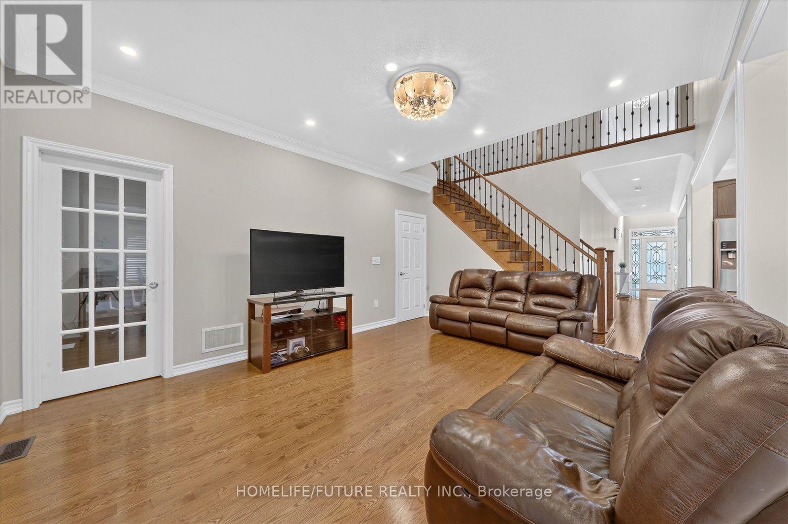 2 ASTRID TERRACE - 18