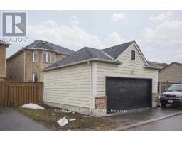 Laundry room - Main Floor - 11 Horsetail Street, Markham, ON L6B1K3 Photo 8