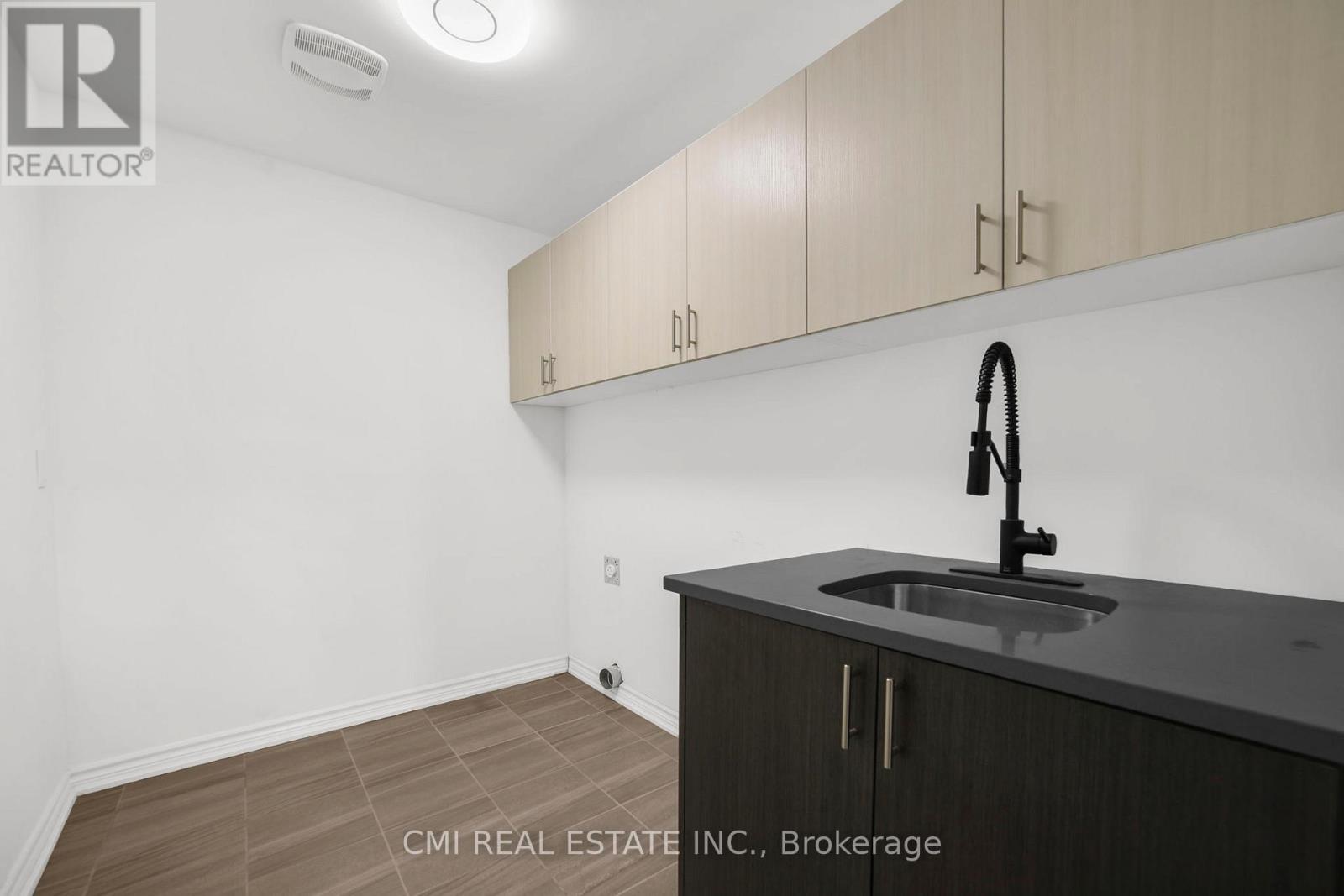 3205 MOSLEY STREET - 31