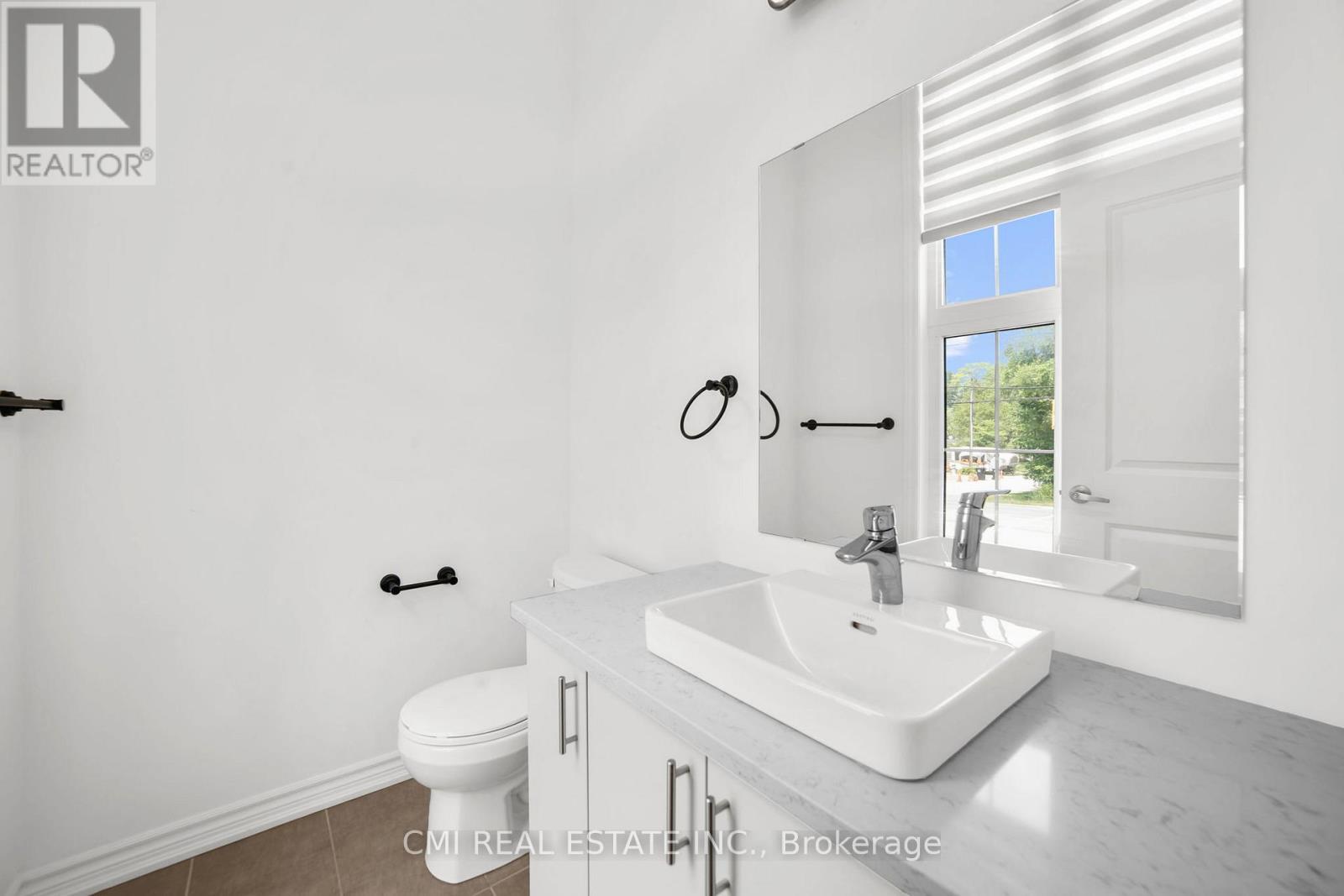 3205 MOSLEY STREET - 7