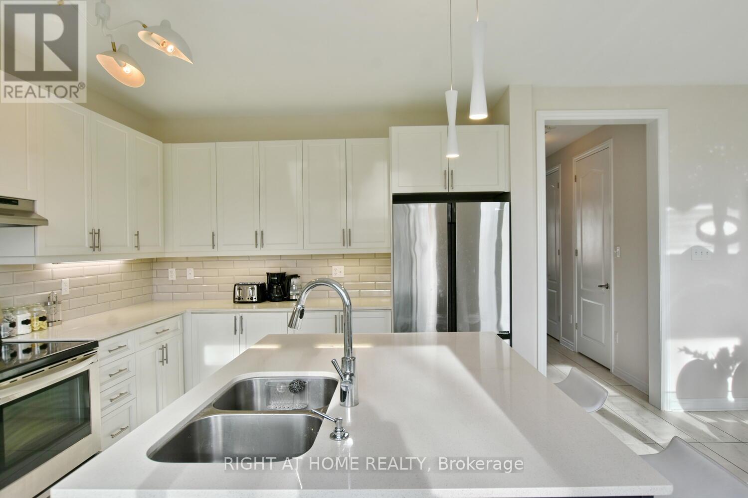 94 KIRBY AVENUE - 10