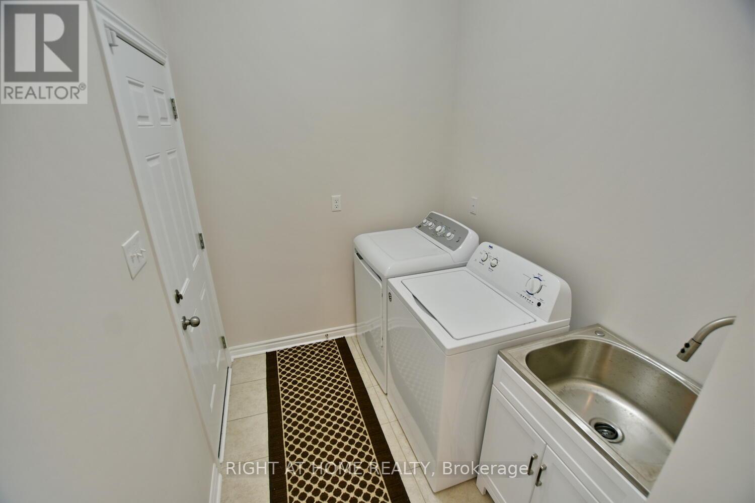 94 KIRBY AVENUE - 23
