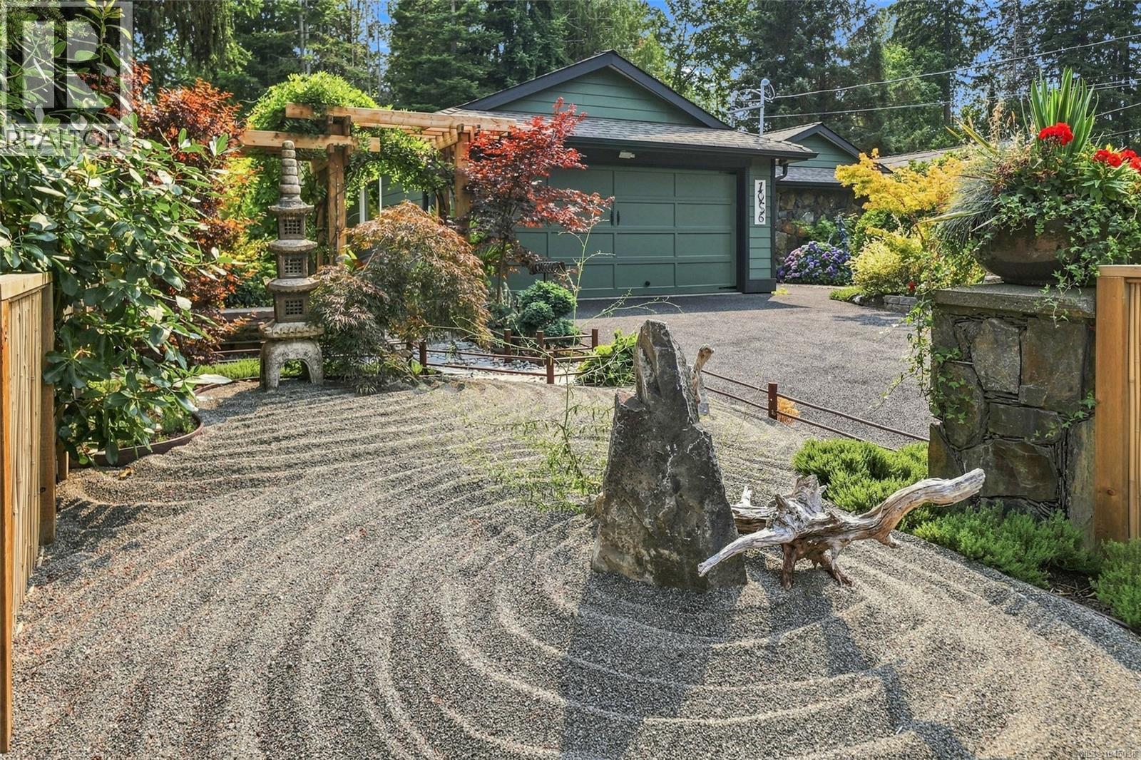 1056 Mallard Pl, Qualicum Beach — photo 3
