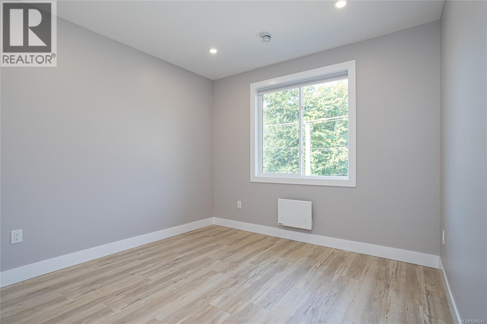 213 MacDonald Rd - 19