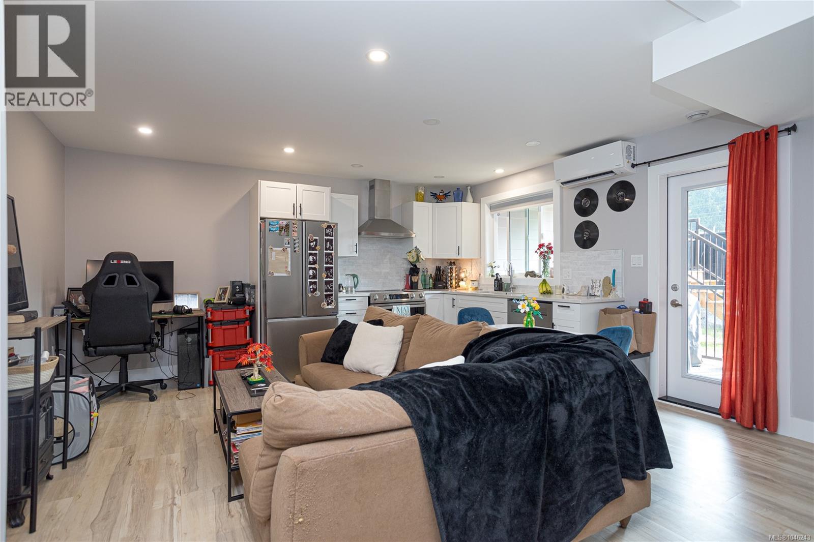 213 MacDonald Rd - Image 24