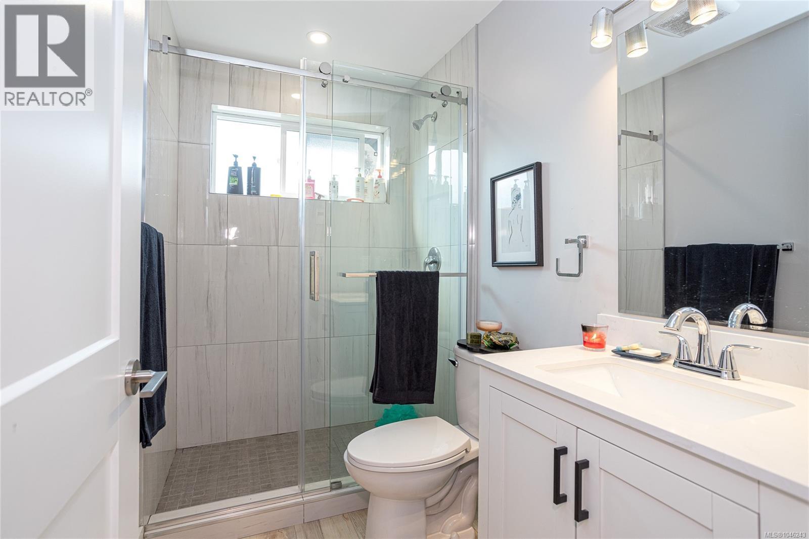 213 MacDonald Rd - 29