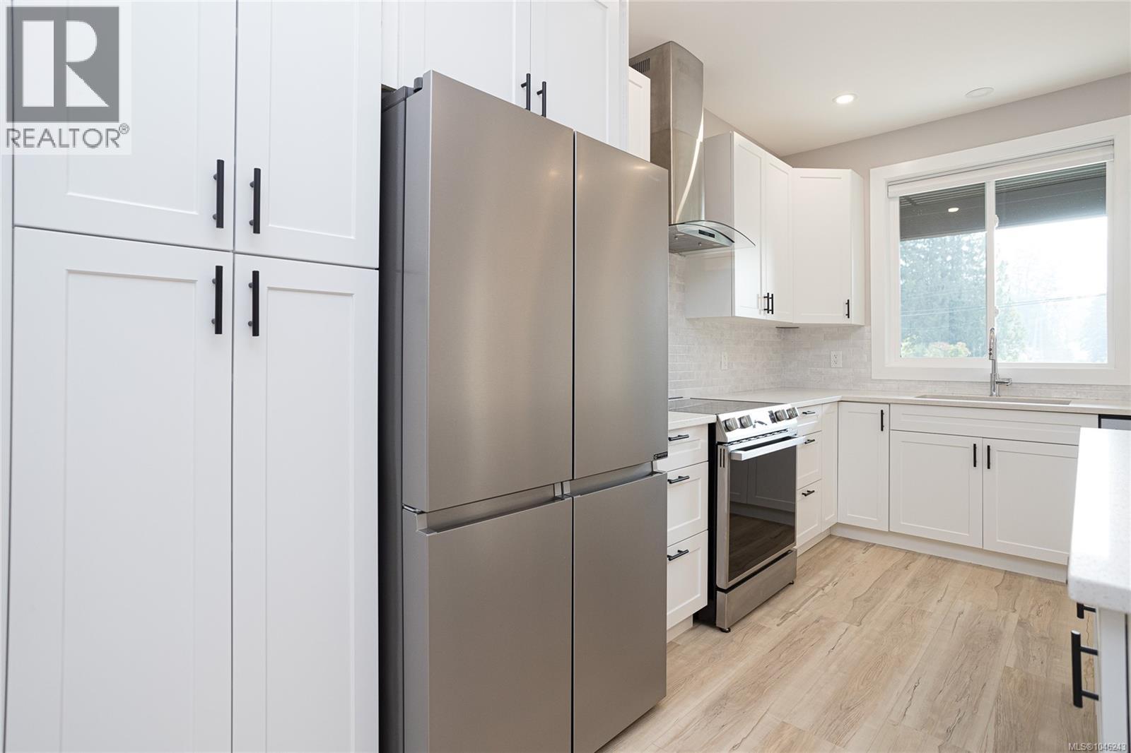 213 MacDonald Rd - 13