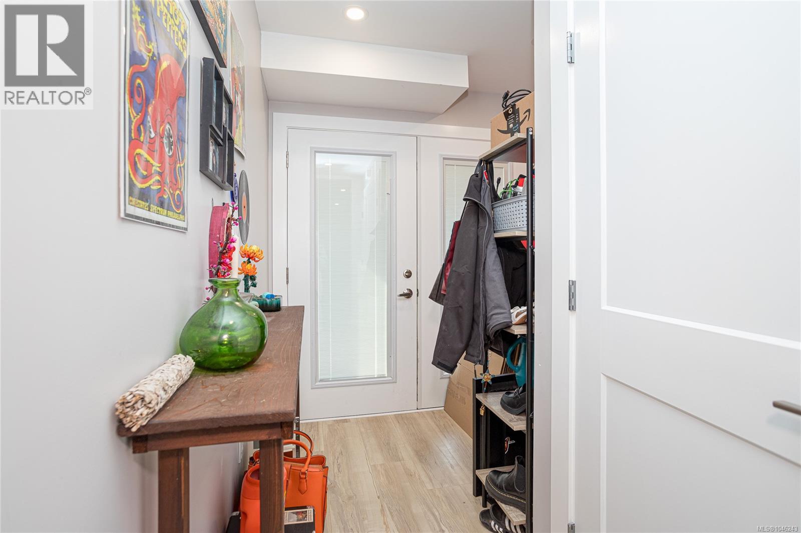 213 MacDonald Rd - 23