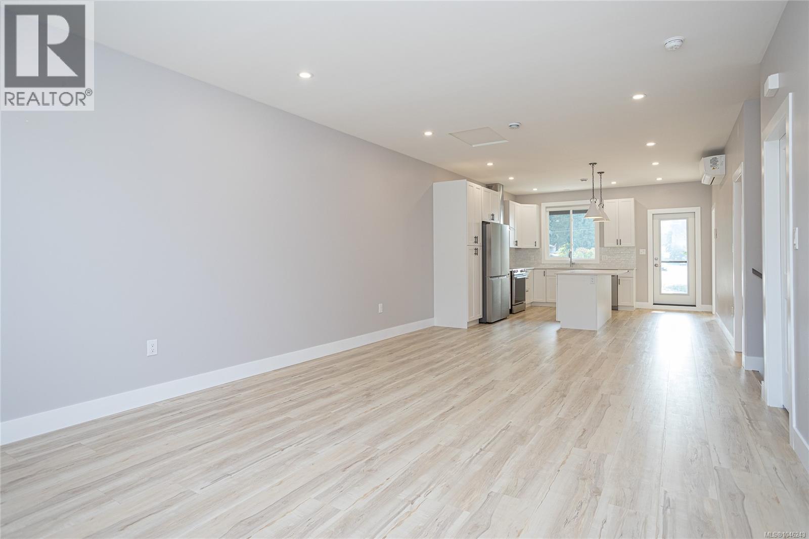 213 MacDonald Rd - 9