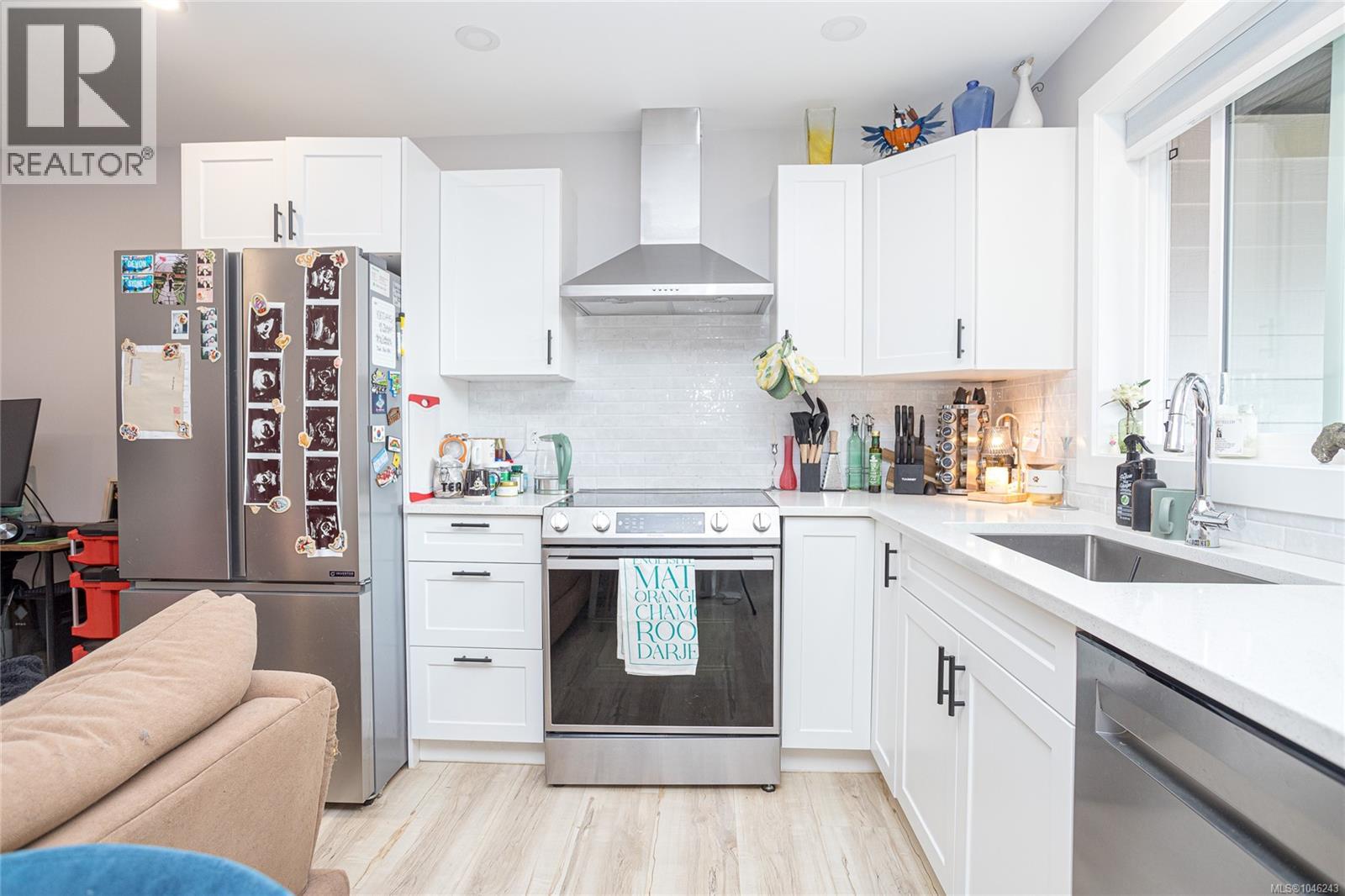 213 MacDonald Rd - 27