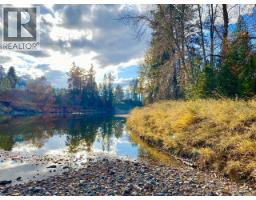 2338 Kettle River Drive, Grand Forks, BC V0H1H0 Photo 17