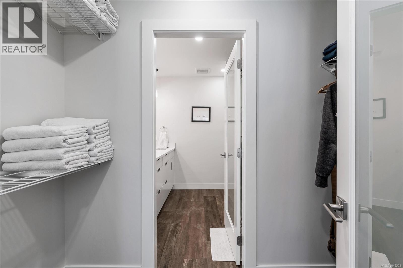 2995 Burlington Cres - 24
