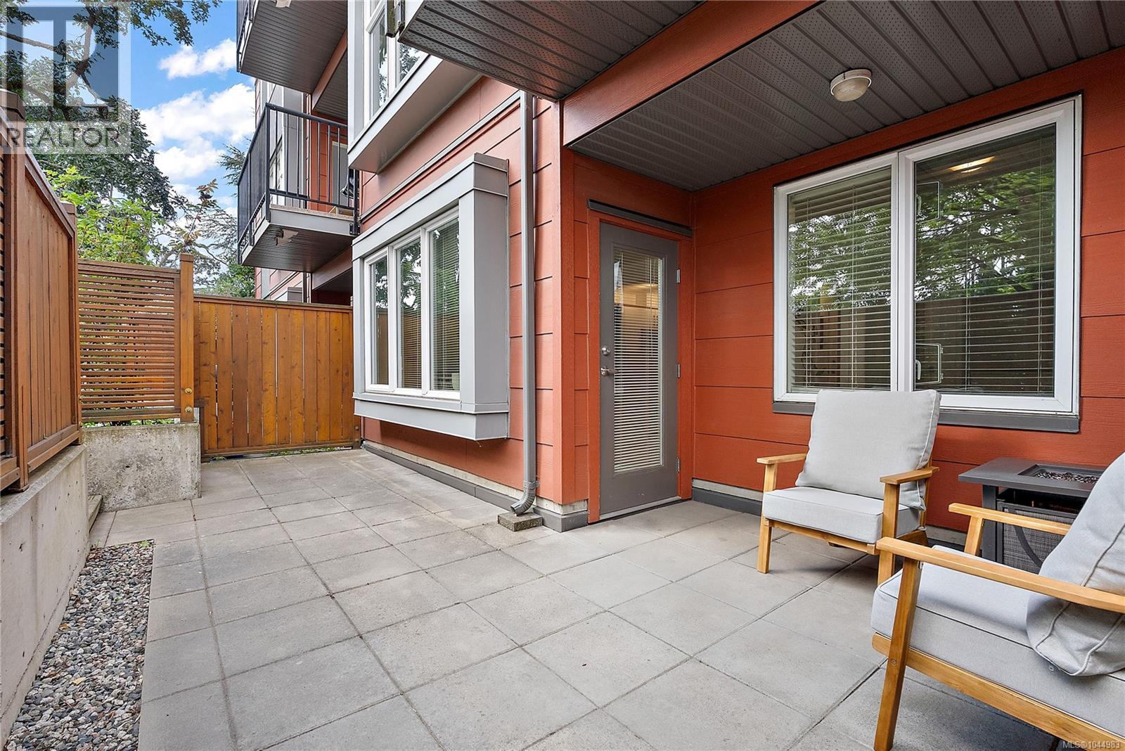 #102 4030 Borden St - 14