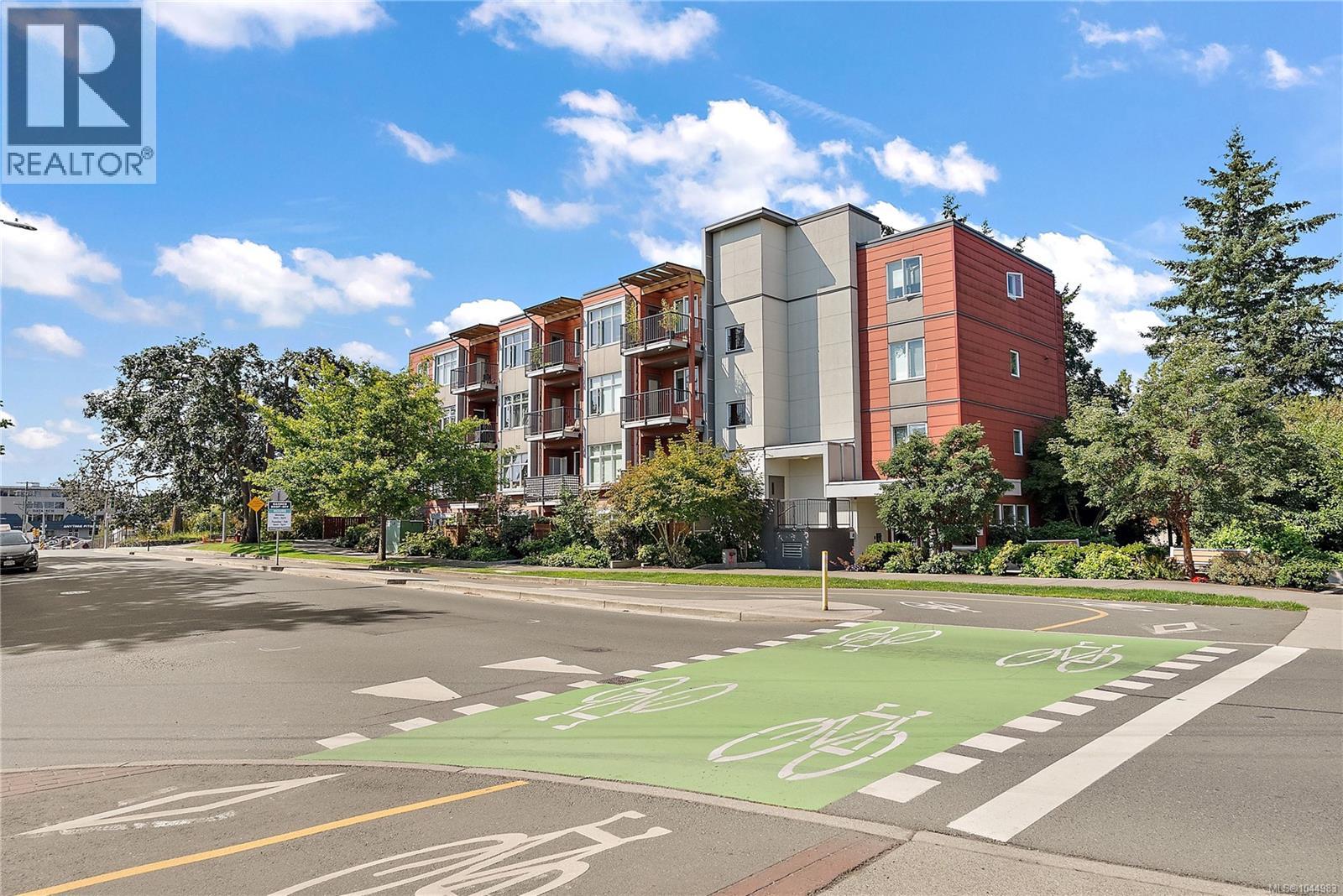 #102 4030 Borden St - 25
