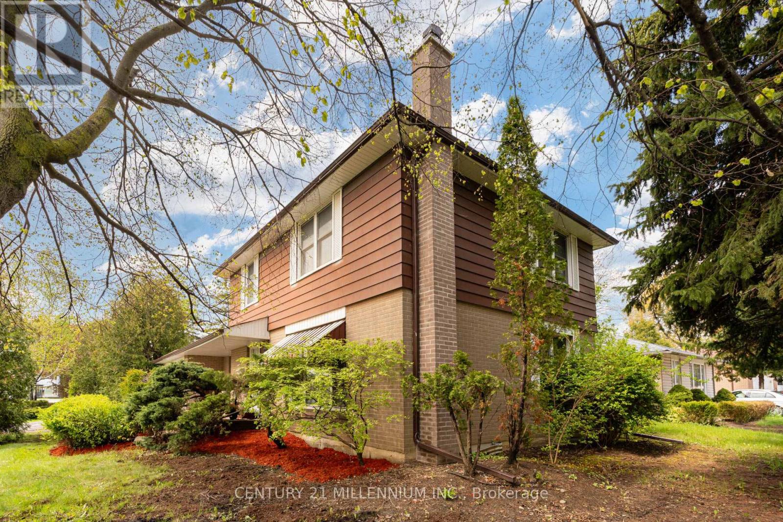 2 DURHAM CRESCENT - 34