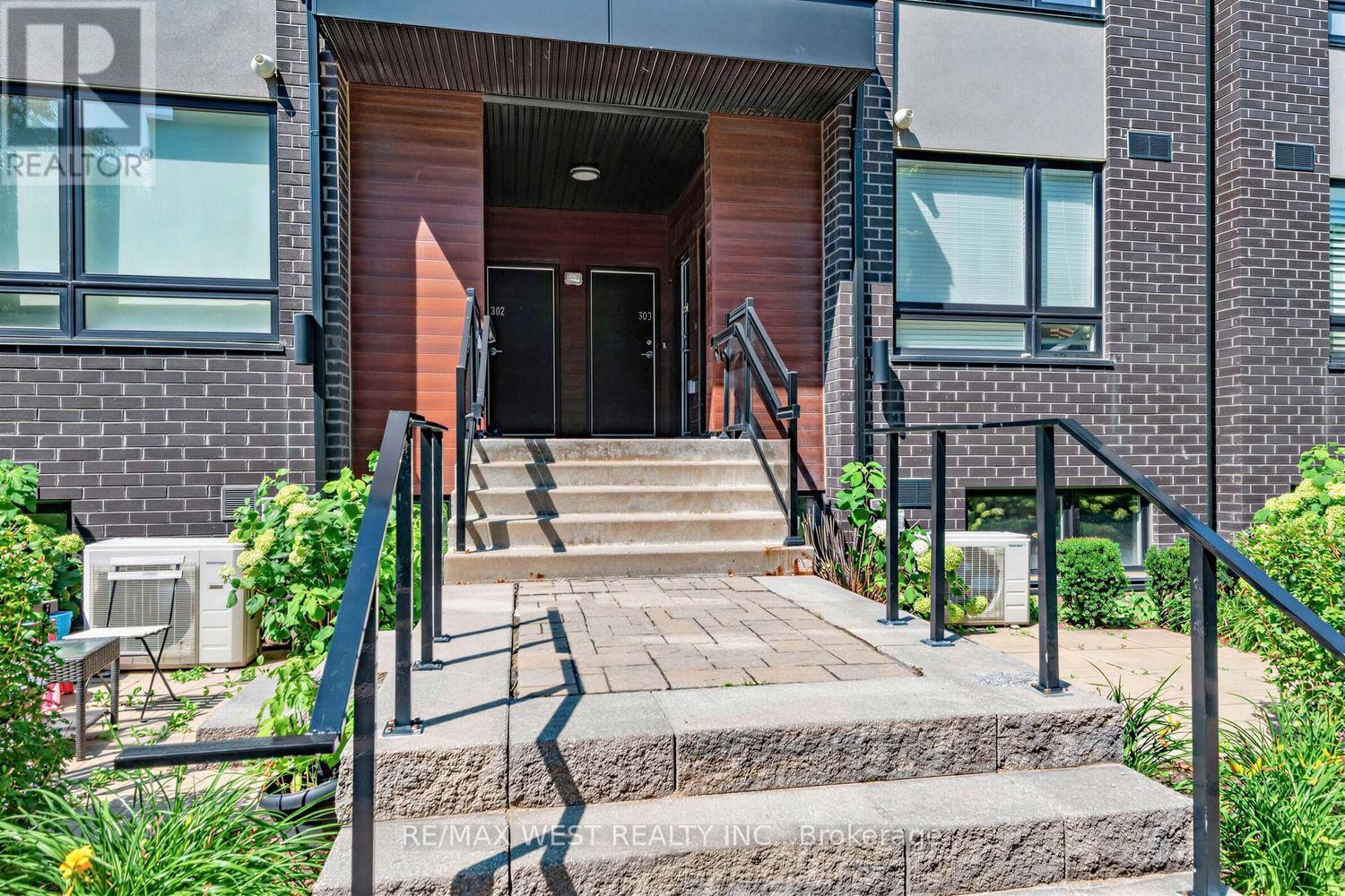 #303 1150 BRIAR HILL AVENUE - 3
