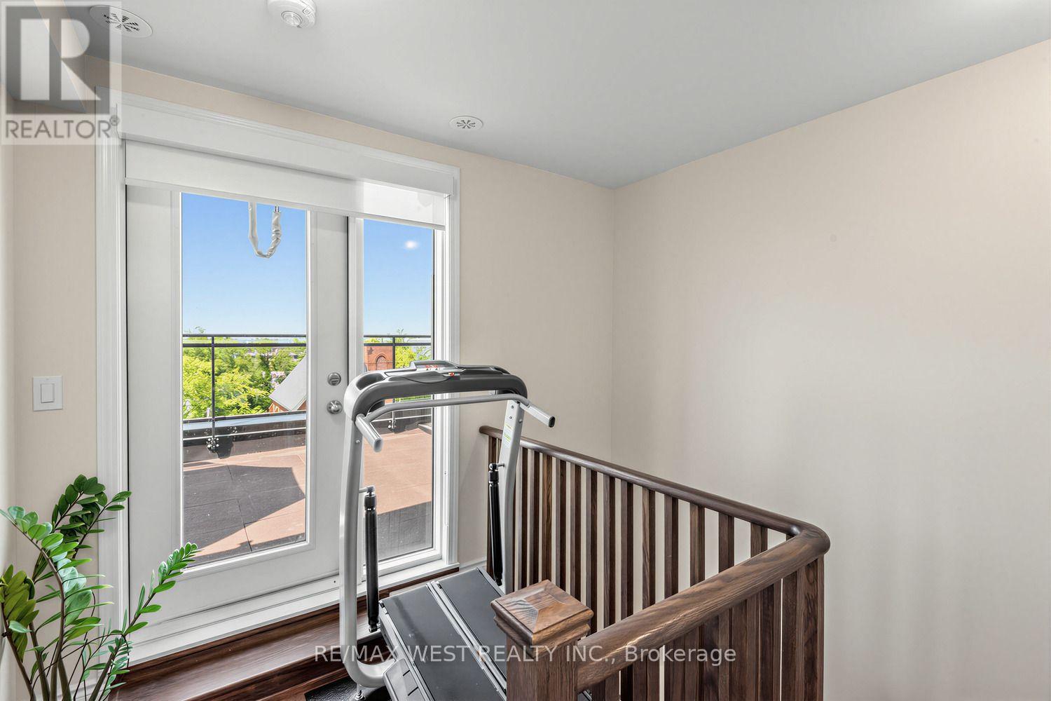 #303 1150 BRIAR HILL AVENUE - 31